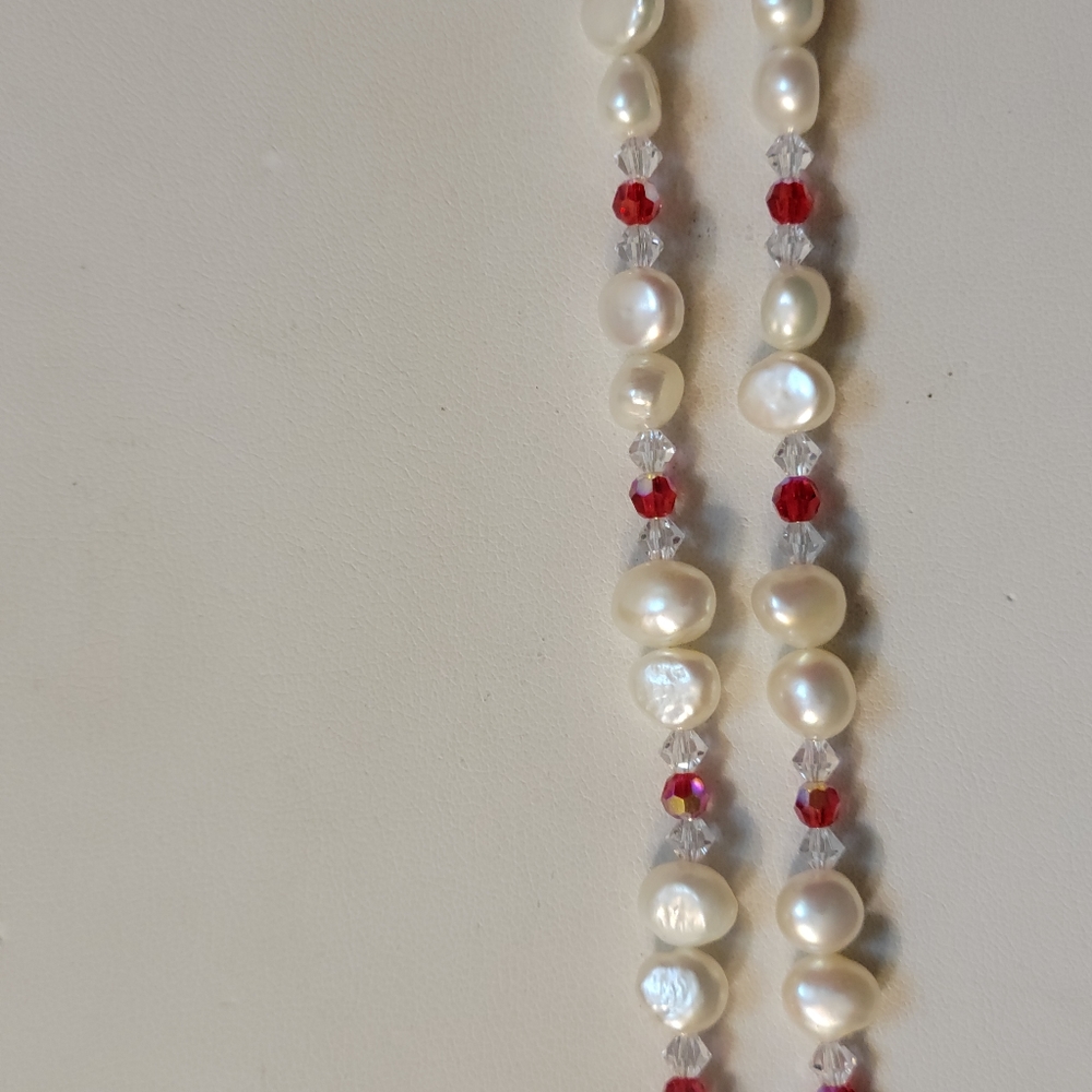 Beaded Necklace with Filled Heart Pendant - Picture 4 of 5